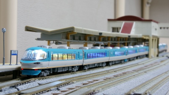 鉄道模型】381系「くろしお」と283系「オーシャンアロー」 - ビスタ 