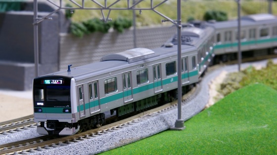 鉄道模型】TOMIX JR E233-2000系通勤電車 - ビスタ模型鉄道
