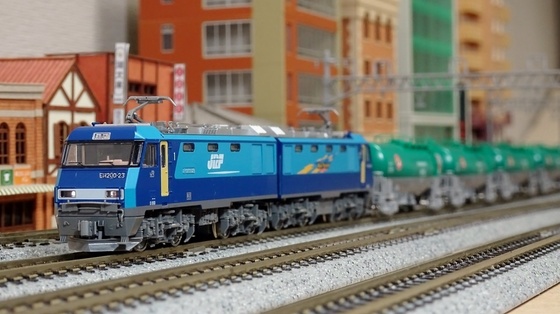 JR EH200形電気機関車 入線 - ビスタ模型鉄道（エヌゲージ日記）